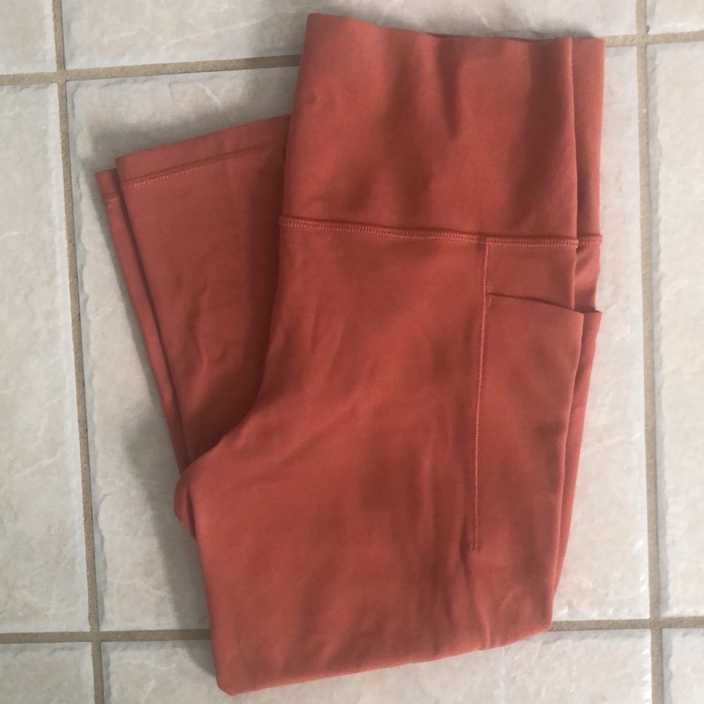 Athleta stash pocket cropped tights